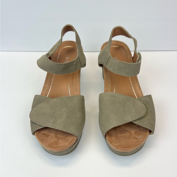 Vionic Hoola Astrid Il Taupe Wedge Sandals Size 9.5 - Picture 8 of 8